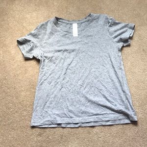 Girls short sleeve shirt.